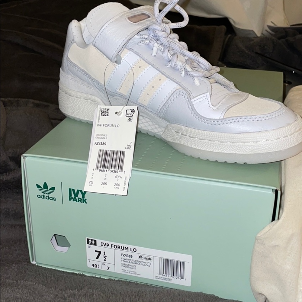 Beyoncé “Ivy Park Forum Lo” W 8 1/2, M 7 1/2